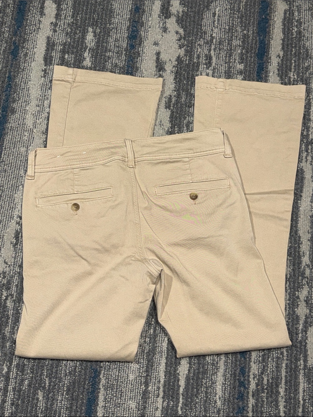 Size 10 American Eagle Outfitters Super Stretch Khaki Kick Boot Chino Pants